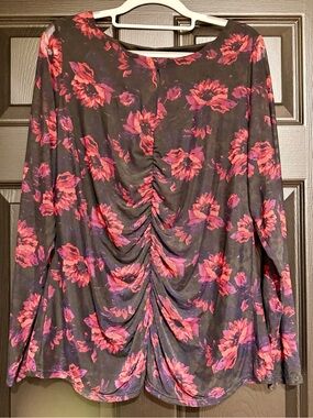 Lane Bryant Black Long-Sleeve Floral Ruched Top